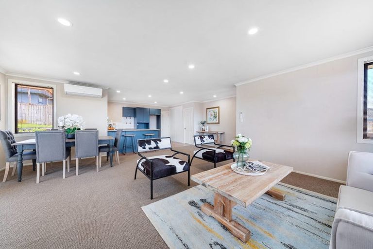 Photo of property in 24 Mt Lebanon Crescent, The Gardens, Auckland, 2105