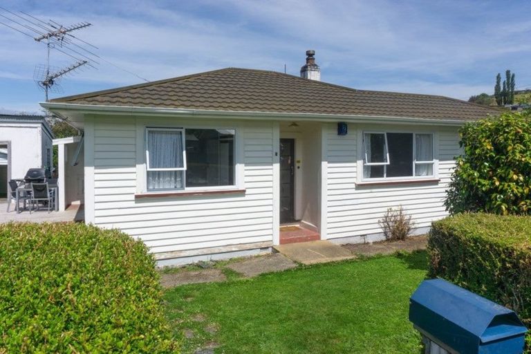 Photo of property in 3 Kaira Street, Sawyers Bay, Port Chalmers, 9023