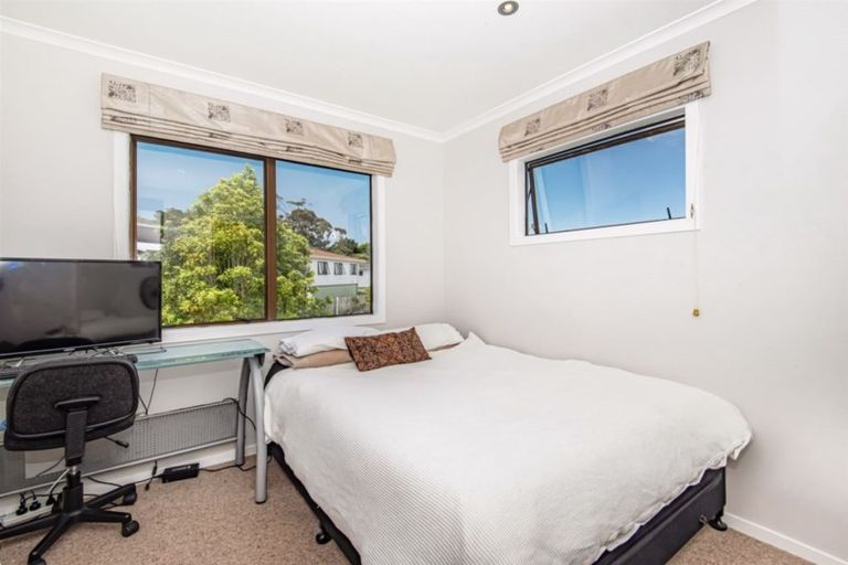 Photo of property in 4 Mona Vale, West Harbour, Auckland, 0618