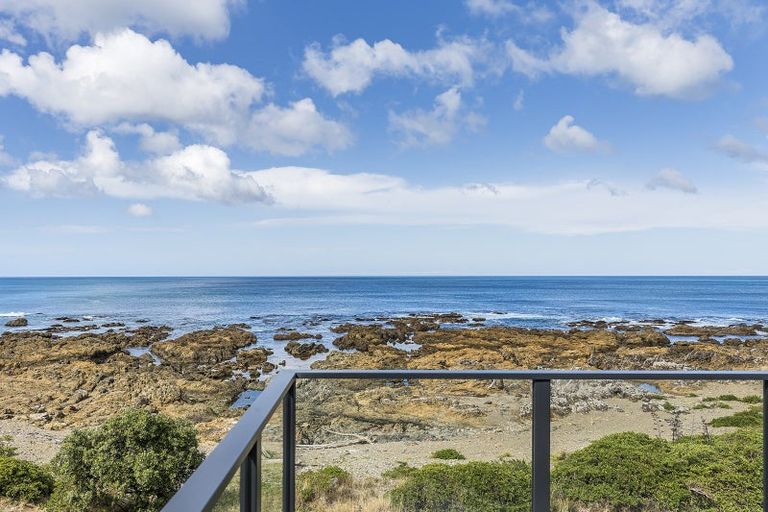 Photo of property in 441 The Esplanade, Island Bay, Wellington, 6023