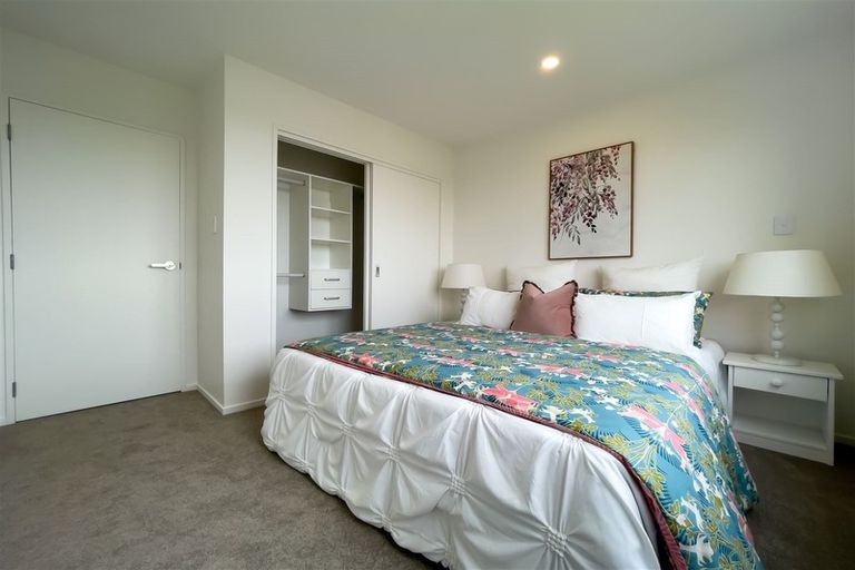 Photo of property in 25b Crestview Rise, Papakura, 2110