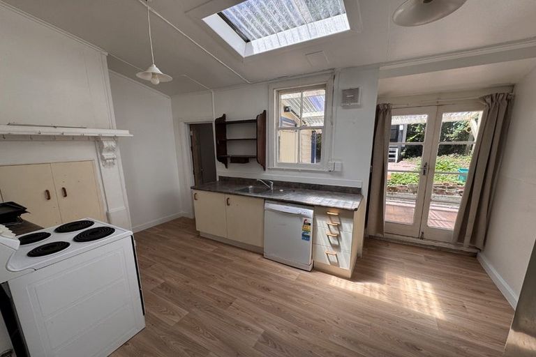 Photo of property in 19 Holloway Road, Aro Valley, Wellington, 6021