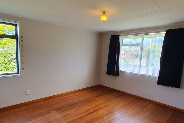 Photo of property in 2 Andrew Street, Waimate, 7924