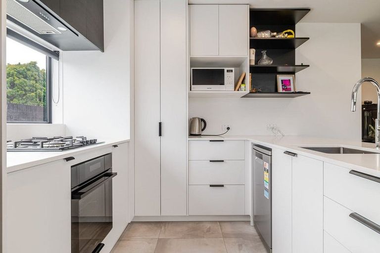 Photo of property in 83 Victoria Avenue, Palmerston North, 4410