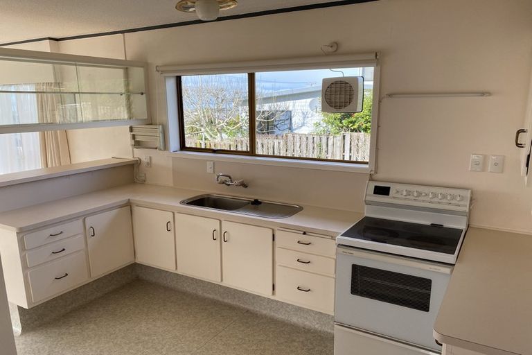 Photo of property in 1/70 Gulf View Road, Murrays Bay, Auckland, 0630