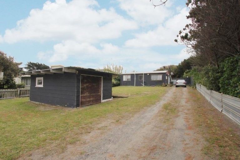 Photo of property in 30 Hunia Terrace, Himatangi Beach, Foxton, 4891