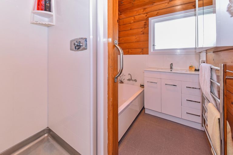 Photo of property in 24 Fairview Avenue, Opaheke, Papakura, 2113