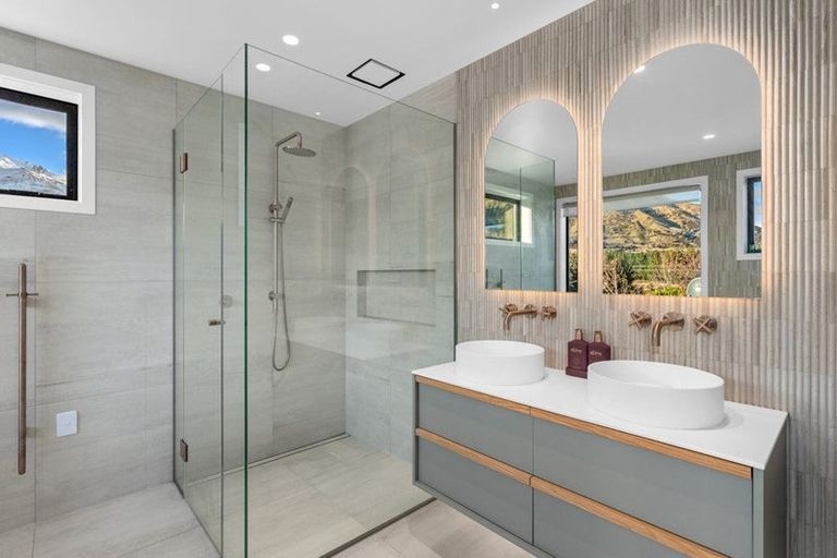 Photo of property in 71 West Meadows Drive, Wanaka, 9305