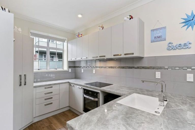 Photo of property in 38 Pipitea Street, Thorndon, Wellington, 6011