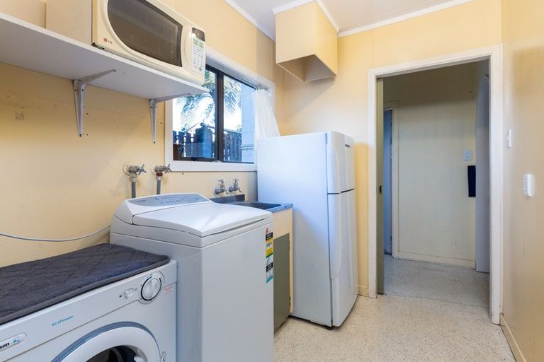 Photo of property in 20a John Guthrie Place, Merrilands, New Plymouth, 4312