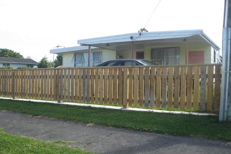 Photo of property in 27 Camellia Avenue, Aramoho, Whanganui, 4500