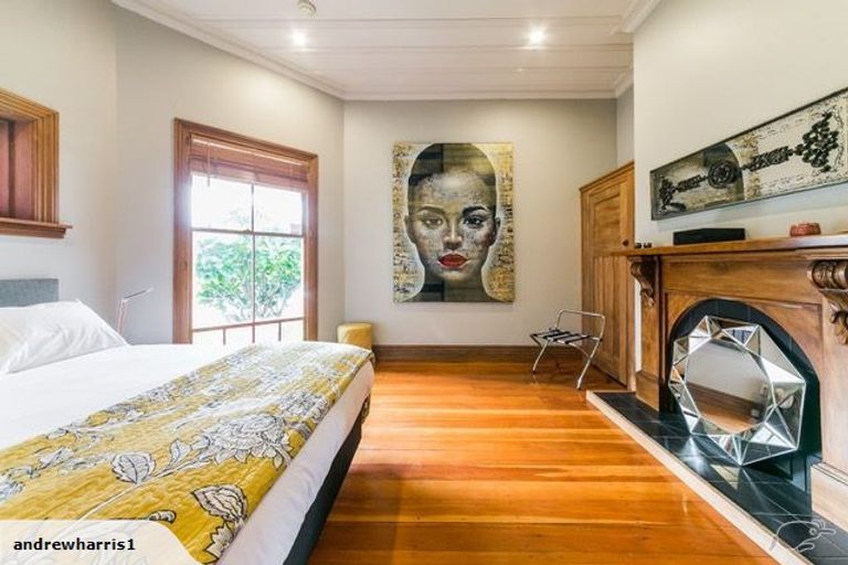 Photo of property in 6 Milton Road, Bluff Hill, Napier, 4110