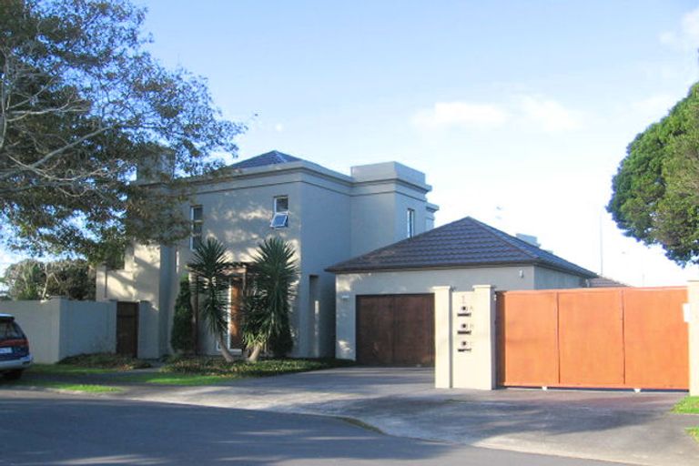 Photo of property in 1/1 Acmena Lane, Pakuranga, Auckland, 2010