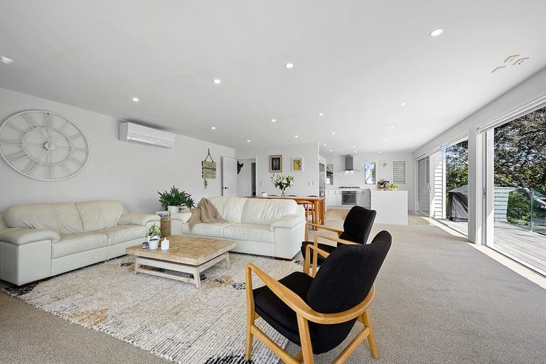 Photo of property in 16 Whitby Crescent, Mairangi Bay, Auckland, 0630