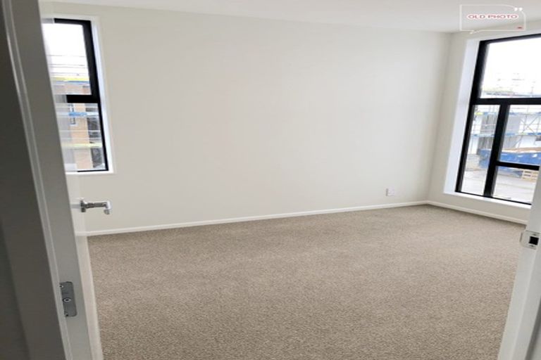 Photo of property in 5 Battalion Drive, Papakura, 2110