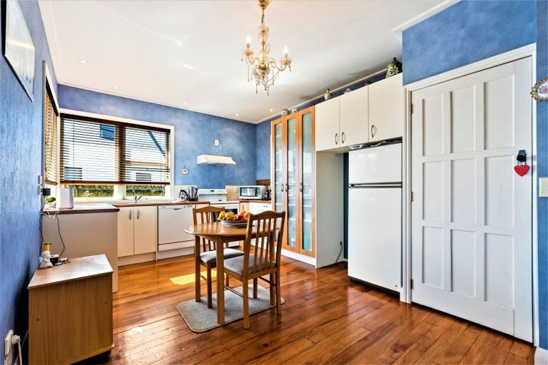 Photo of property in 11 Darlington Street, Ngatea, 3503