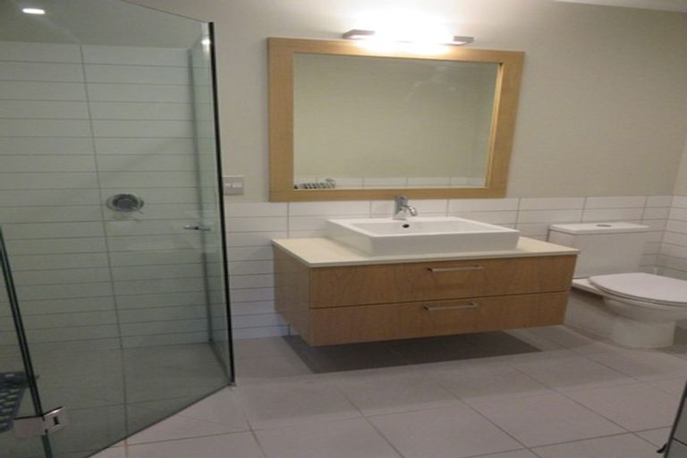 Photo of property in Chews Lane Apartments, 15d/9 Chews Lane, Wellington Central, Wellington, 6011