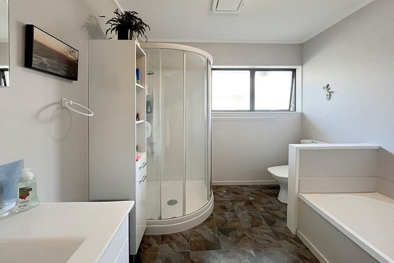 Photo of property in 45 Stewart Crescent, Hokowhitu, Palmerston North, 4410