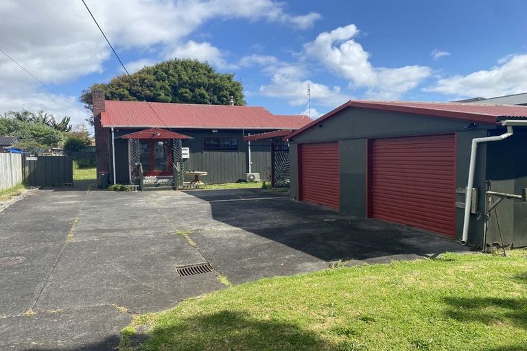 Photo of property in 8 Freyberg Avenue, Papatoetoe, Auckland, 2104