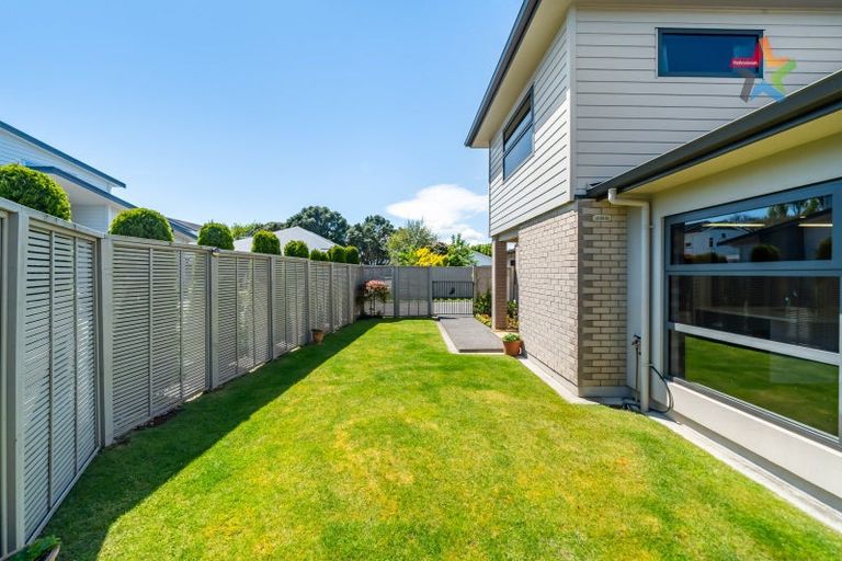 Photo of property in 8a Glen Iris Grove, Woburn, Lower Hutt, 5010