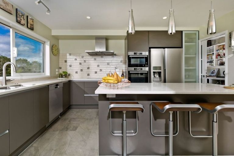 Photo of property in 82 Pohutukawa Parade, Riverhead, 0820