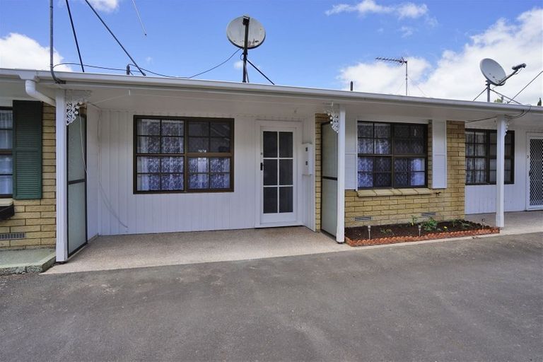 Photo of property in 2/877 Heaphy Terrace, Claudelands, Hamilton, 3214