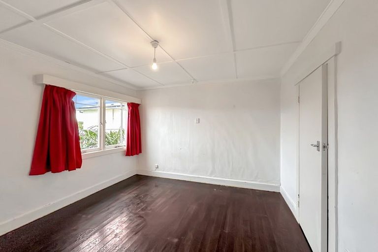 Photo of property in 42 Karaka Street, Castlecliff, Whanganui, 4501