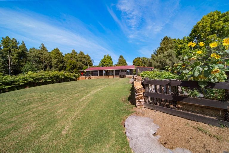 Photo of property in 408 Twilight Road, Brookby, Auckland, 2576