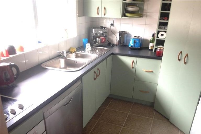 Photo of property in 17 Royal Road, Massey, Auckland, 0614