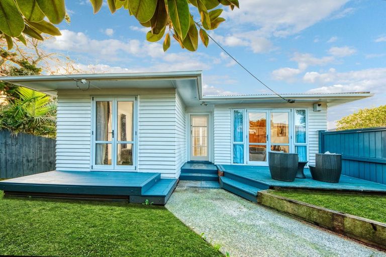 Photo of property in 10 Glenorchy Street, Glen Eden, Auckland, 0602