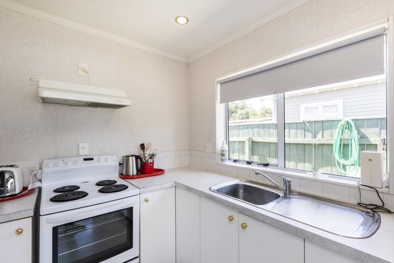 Photo of property in 71 Bryant Street, Takaro, Palmerston North, 4412