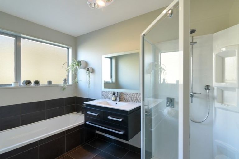 Photo of property in 56 Onslow Road, Lake Hayes, Queenstown, 9304