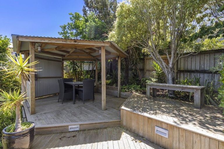 Photo of property in 16 Tom Keven Way, Pukekohe, 2120