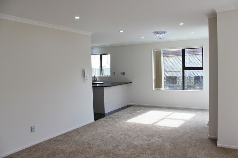 Photo of property in 12 Sturdee Road, Manurewa, Auckland, 2102