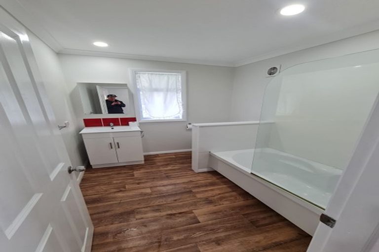 Photo of property in 56 Brooklyn Road, Carterton, 5713