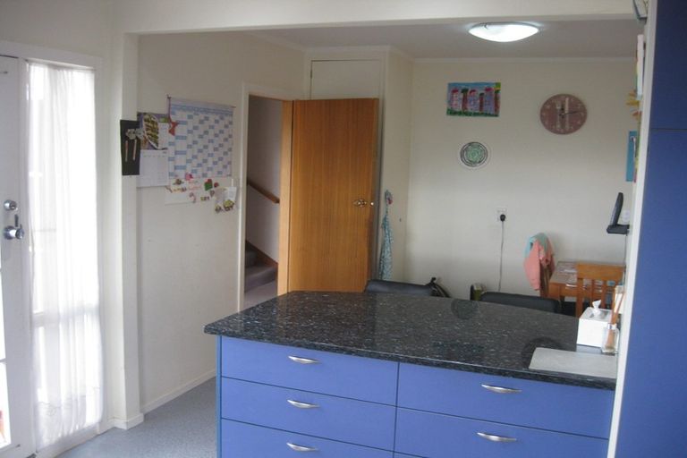 Photo of property in 28 Maple Grove, Kingston, Wellington, 6021