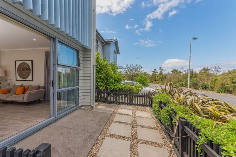 Photo of property in 52 Bomb Point Drive, Hobsonville, Auckland, 0616