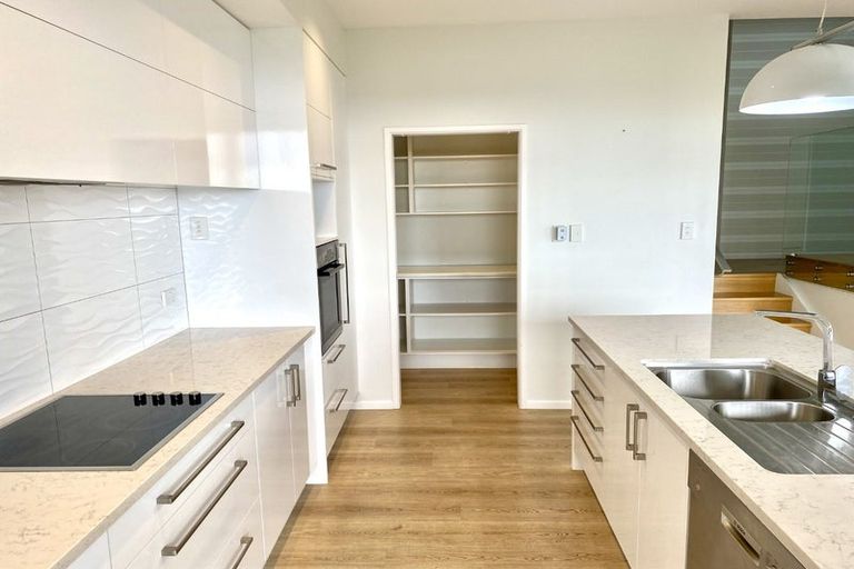 Photo of property in 72 Anzac Road, Pukekohe, 2120