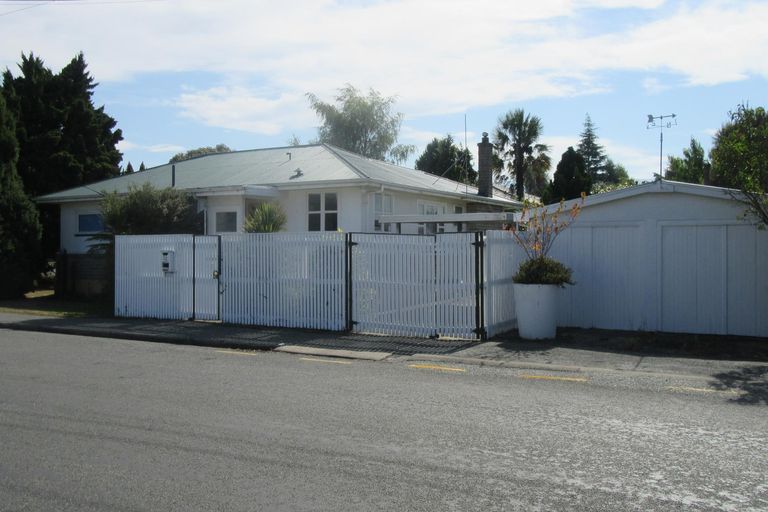 Photo of property in 22 Hughes Street, Waimate, 7924