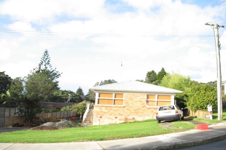 Photo of property in 12 The Glebe, Cockle Bay, Auckland, 2014