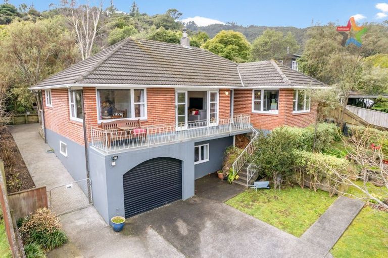 Photo of property in 81 Horoeka Street, Stokes Valley, Lower Hutt, 5019