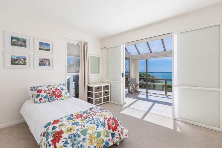 Photo of property in 98 Tindalls Bay Road, Tindalls Beach, Whangaparaoa, 0930