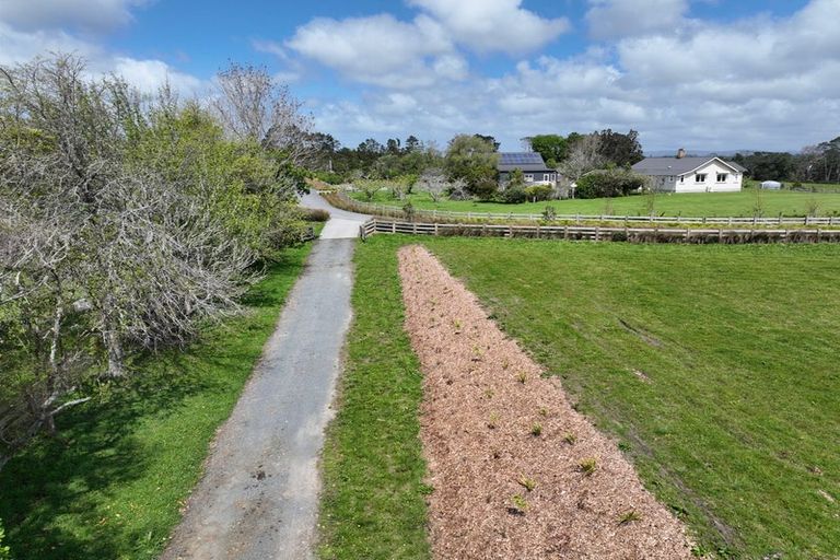 Photo of property in 2 Ada Lane, Riverhead, 0793