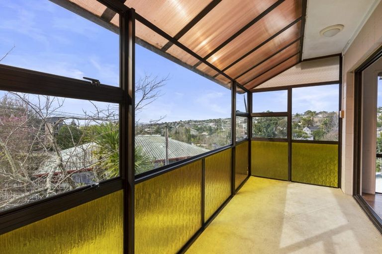 Photo of property in 2/90 Browns Bay Road, Rothesay Bay, Auckland, 0630