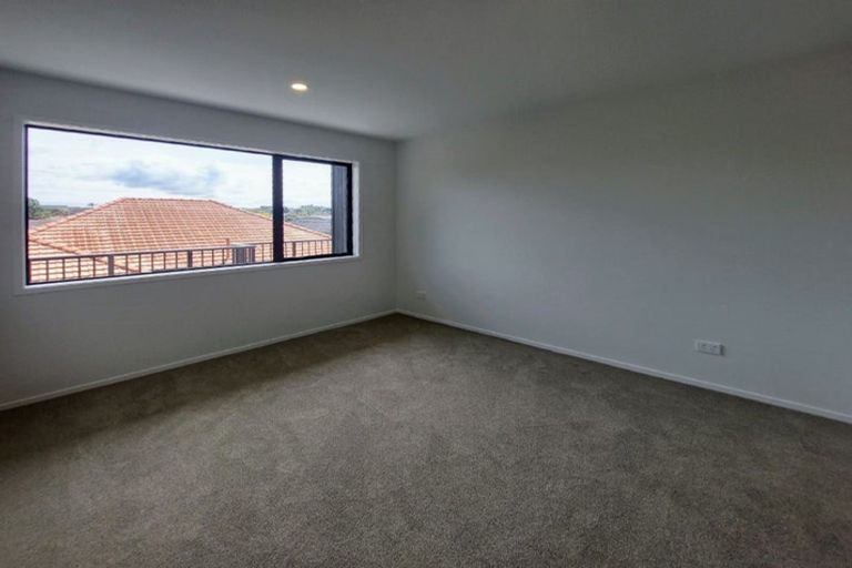 Photo of property in 122a Bucklands Beach Road, Bucklands Beach, Auckland, 2012