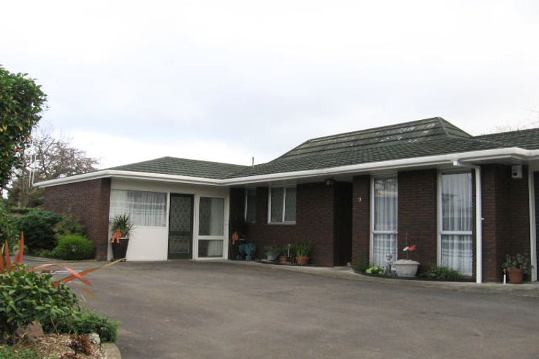 Photo of property in 9 Bambery Court, Palmerston North, 4414