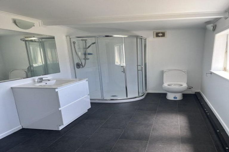 Photo of property in 8 Saffron Street, Birkdale, Auckland, 0626