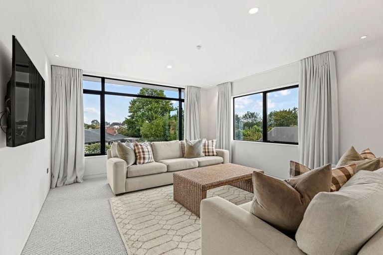 Photo of property in 114a Paparoa Street, Papanui, Christchurch, 8053