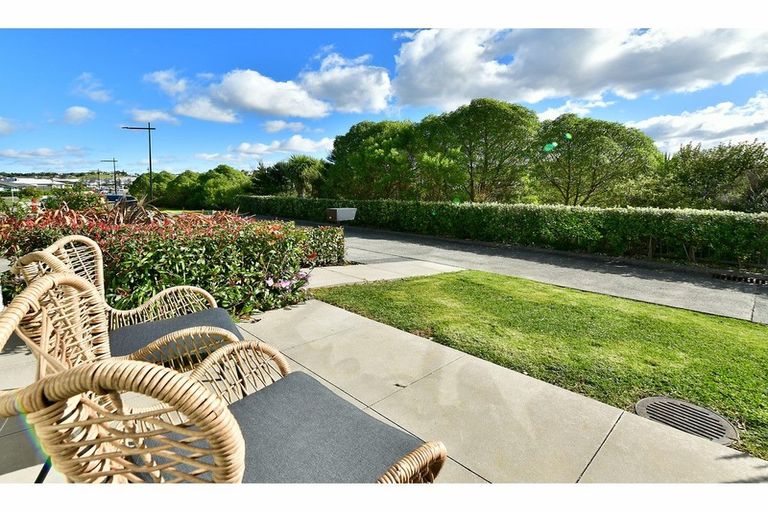 Photo of property in 5 Couldrey Crescent, Red Beach, 0932