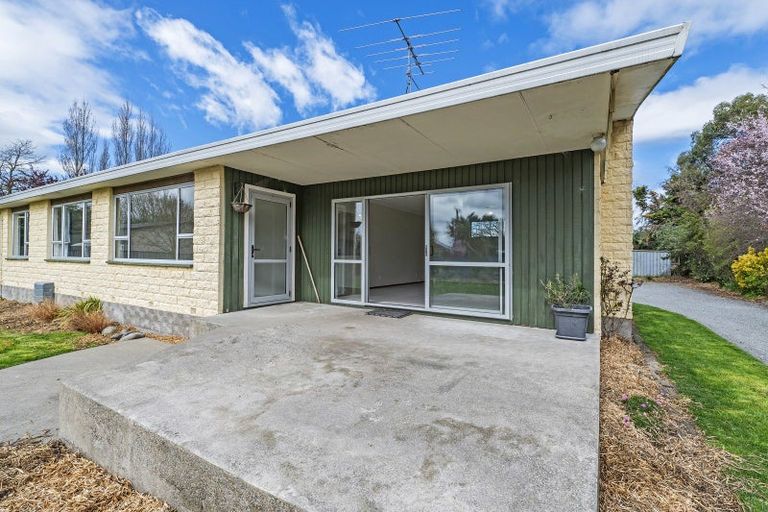 Photo of property in 40 High Street, Hawarden, 7385